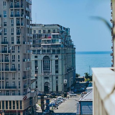 Apartment On Javakhishvili バトゥーミ エクステリア 写真