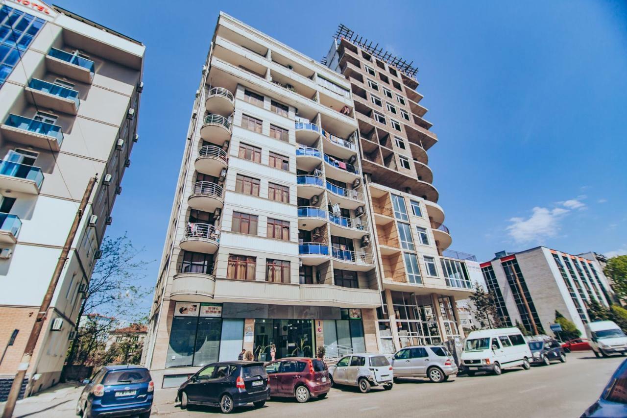 Apartment On Javakhishvili バトゥーミ エクステリア 写真