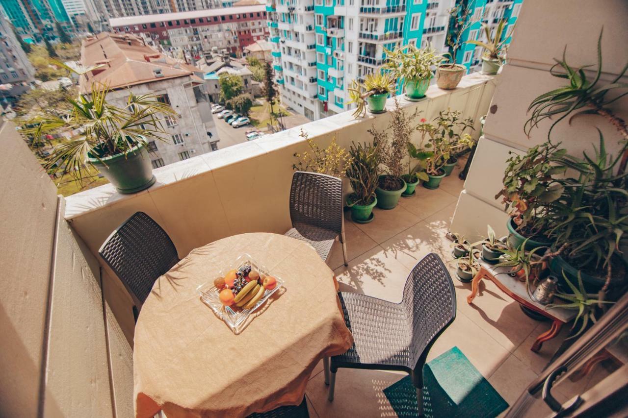Apartment On Javakhishvili バトゥーミ エクステリア 写真