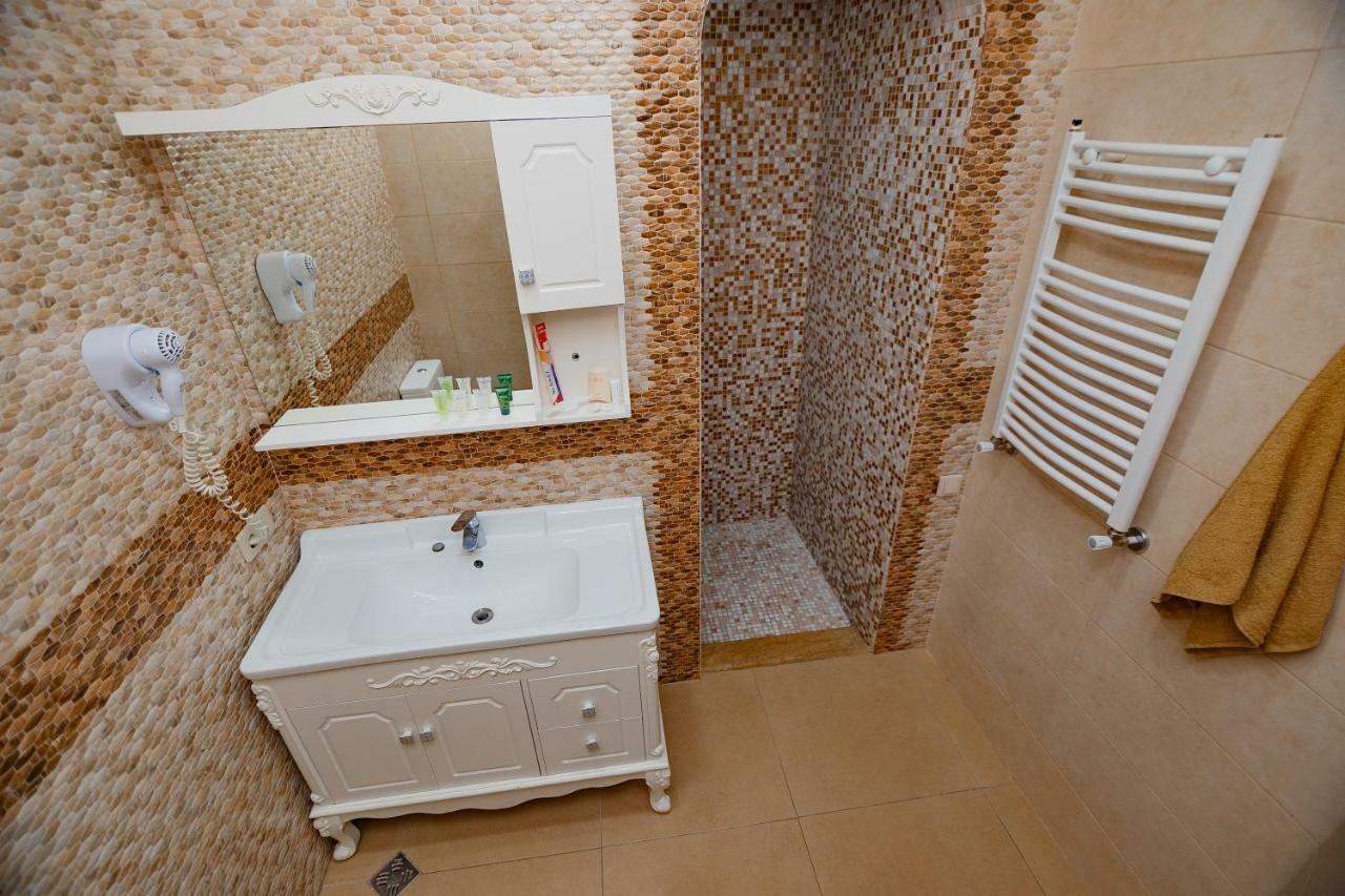 Apartment On Javakhishvili バトゥーミ エクステリア 写真