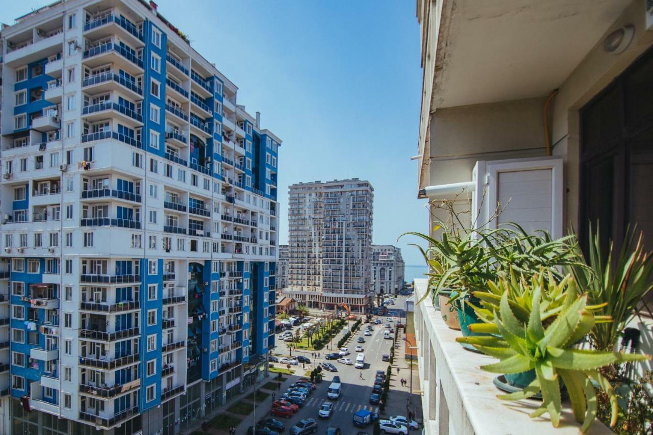 Apartment On Javakhishvili バトゥーミ エクステリア 写真